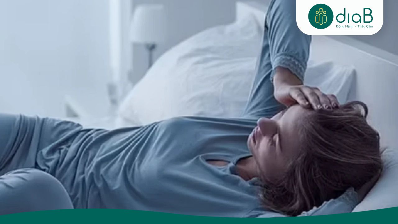 Căng thẳng và thiếu ngủ là một trong các nguyên nhân khiến bạn khó giảm cân