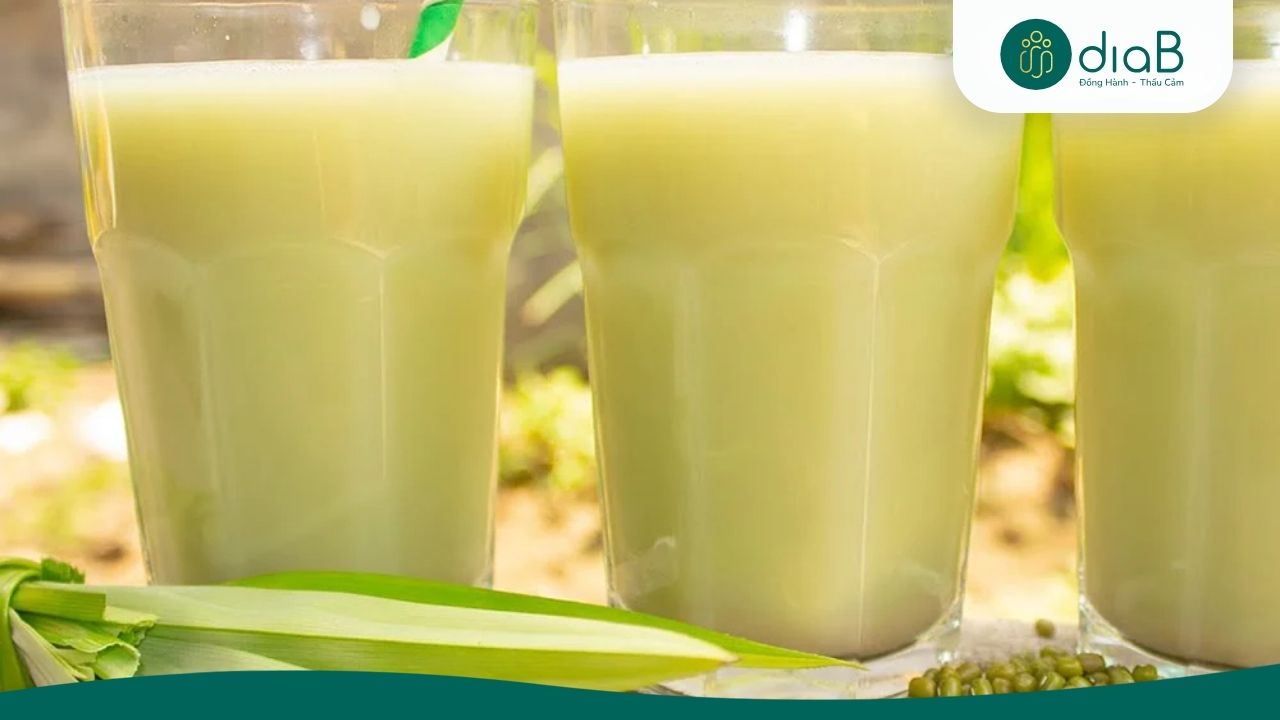 Sữa đậu xanh giàu chất xơ và protein, góp phần kiểm soát cân nặng khi được sử dụng đều đặn