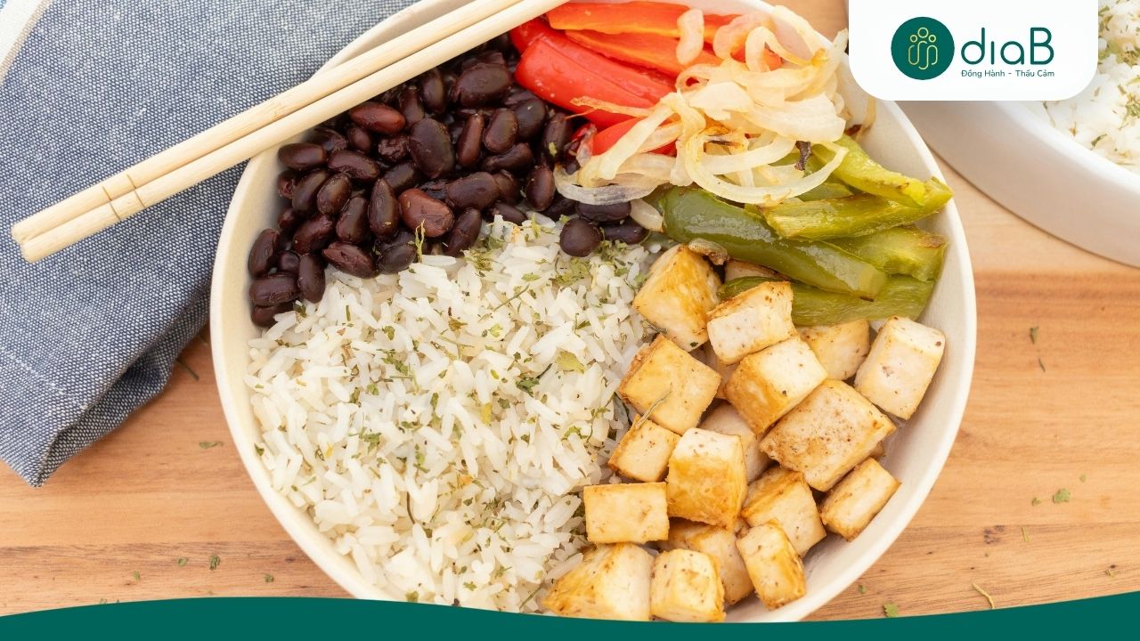 Mẹ cần kết hợp đầy đủ dinh dưỡng, vận động phù hợp và ngủ nghỉ khi giảm cân sau mổ