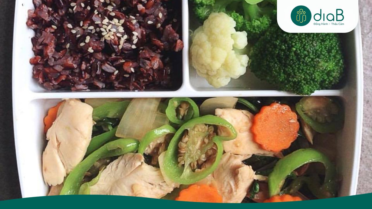 Cần cân đối thực đơn giảm cân cho người f60kg để tránh kiệt sức mệt mỏi